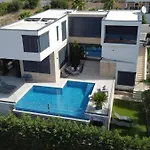 Vila View House Okrug With Pool *