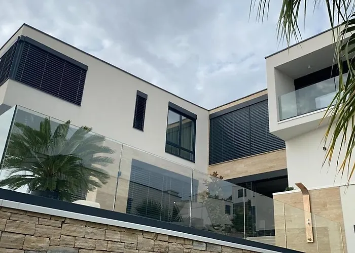 View House Okrug With Pool 特罗吉尔