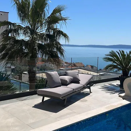 فيلة View House Okrug With Pool تروغير