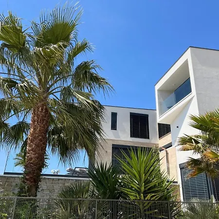 View House Okrug With Pool *