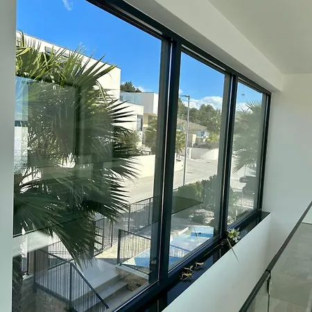 View House Okrug With Pool تروغير