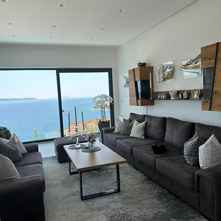 فيلة View House Okrug With Pool *