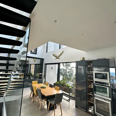 فيلة View House Okrug With Pool