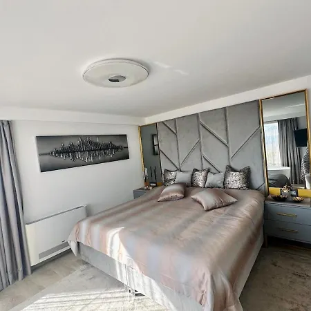 فيلة View House Okrug With Pool تروغير