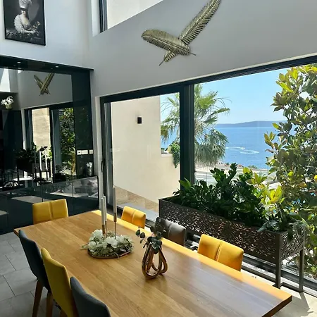 View House Okrug With Pool تروغير