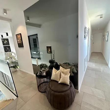 View House Okrug With Pool فيلة تروغير