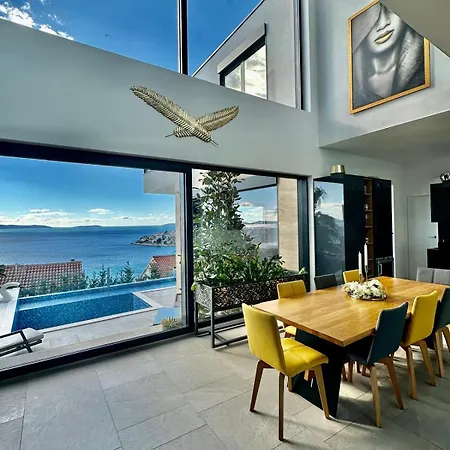 View House Okrug With Pool فيلة