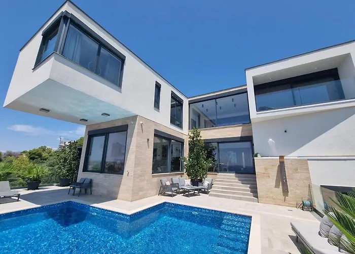 View House Okrug With Pool Villa