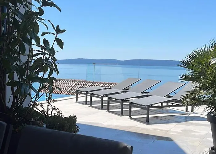 View House Okrug With Pool *