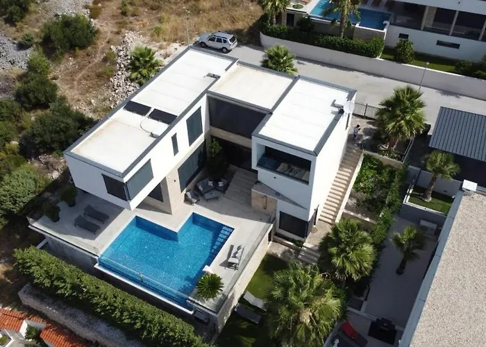 View House Okrug With Pool Villa