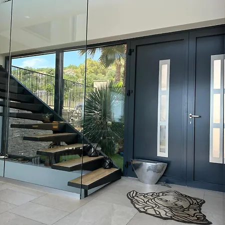 וילה View House Okrug With Pool *