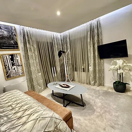 וילה View House Okrug With Pool טרוגיר