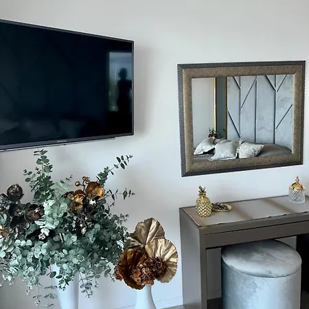 וילה View House Okrug With Pool טרוגיר